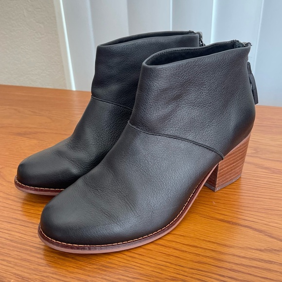 TOMS Carpe Diem Black Leather Ankle Boots Size 6 - Picture 1 of 15